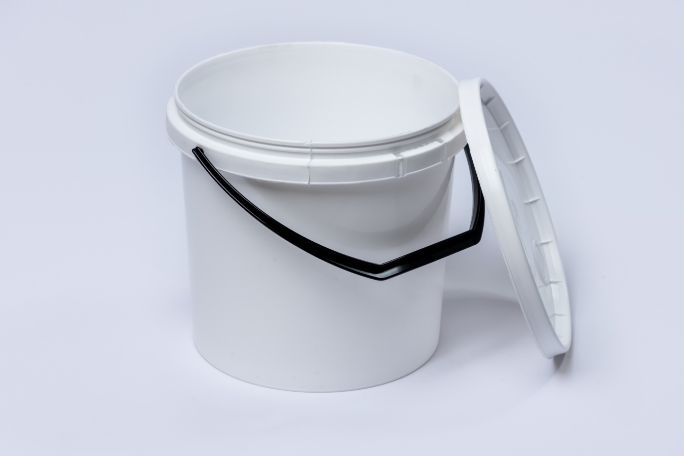 Plastový kbelík LIT009